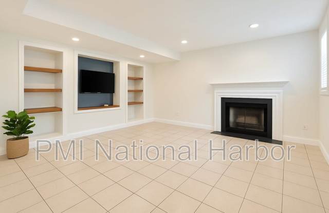 702 Leeward Court