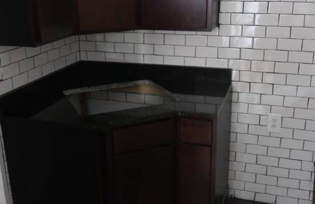 1700 West Albion Avenue