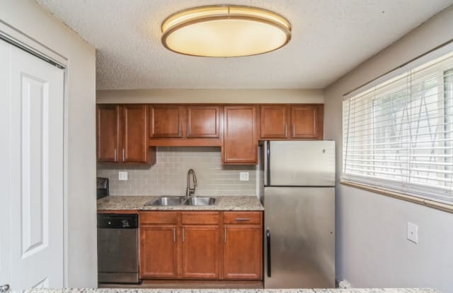 136 S Penn