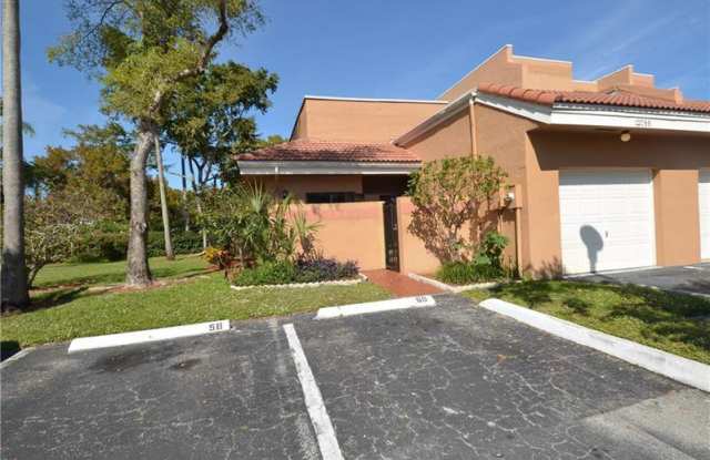 12089 South Las Palmas Dr - 12089 Las Palmas Drive, Pembroke Pines, FL 33025