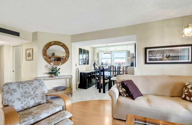 3836 Via Poinciana Drive