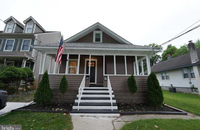 424 OAK STREET