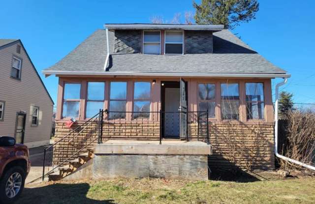 Photo of Beautiful 3 bedroom! Section 8 Ready!