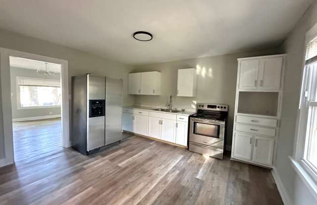 SPECIAL ALERT!! HALF OFF 1st full months rent!! If you sign lease before February!!! Modern Renovated 2/1 Duplex!! Pet Friendly! New EVERYTHING!! Dead end! Country views!
