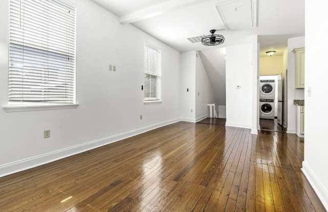 2324 Ursulines Ave Apt B (Upper)