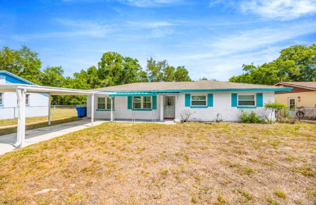 Spacious 3BR + Huge Bonus Den Minutes from Downtown Tampa
