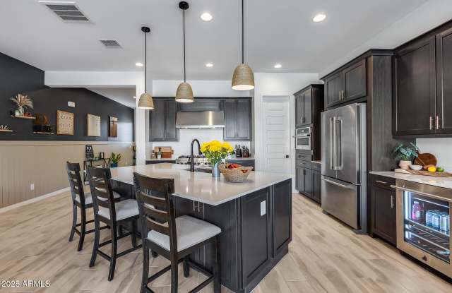 7694 W DESERT SPOON Drive