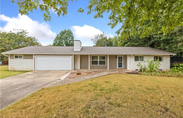 1211  N Crestwood  DR - 1211 North Crestwood Drive, Fayetteville, AR 72701