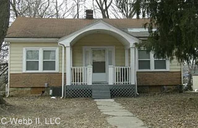 2421 E 67th Ter - 2421 East 67th Terrace, Kansas City, MO 64132