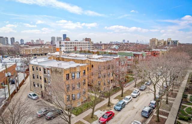 5941 North Paulina St. Apt.