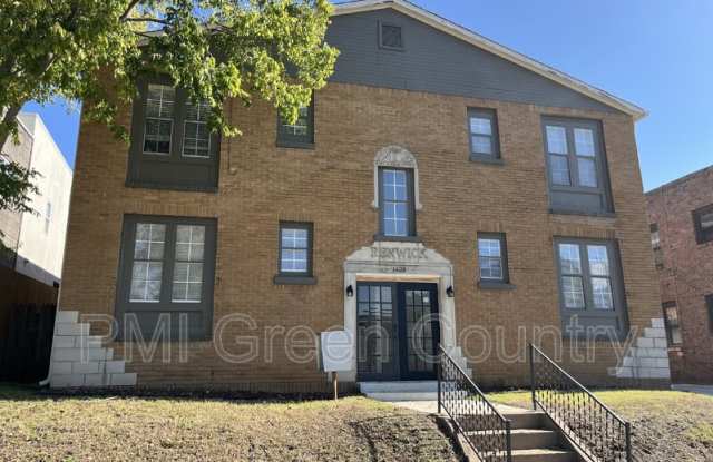 1409 S Quincy Ave