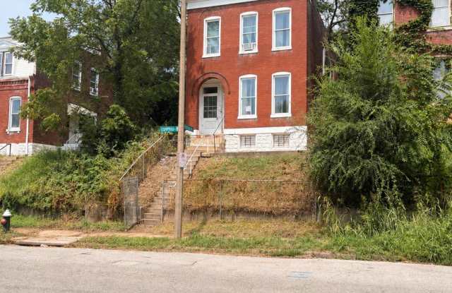 2127 Chippewa Street