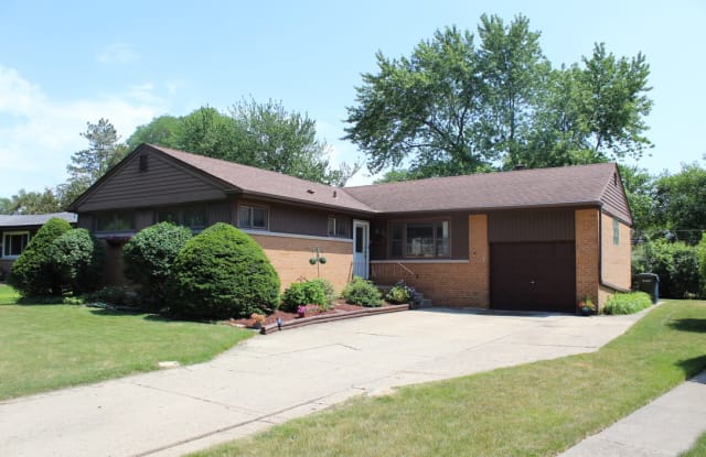 711 West Cathy Lane - 711 West Cathy Lane, Mount Prospect, IL 60056