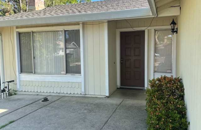 Adorable Rancho 3/2~~!  Please see entire add for viewings!!