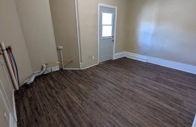 1330 Maple Ave Apt A