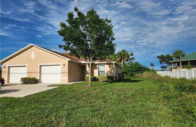 235 SE 24th Avenue