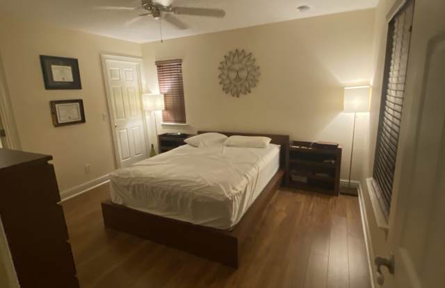 2892 Lincroft Avenue