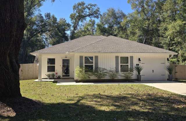Pensacola - Calvert Oaks - 3 bedroom, 2 bathroom
