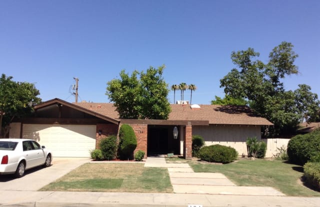 104 Angell St - 104 Angell Street, Bakersfield, CA 93309