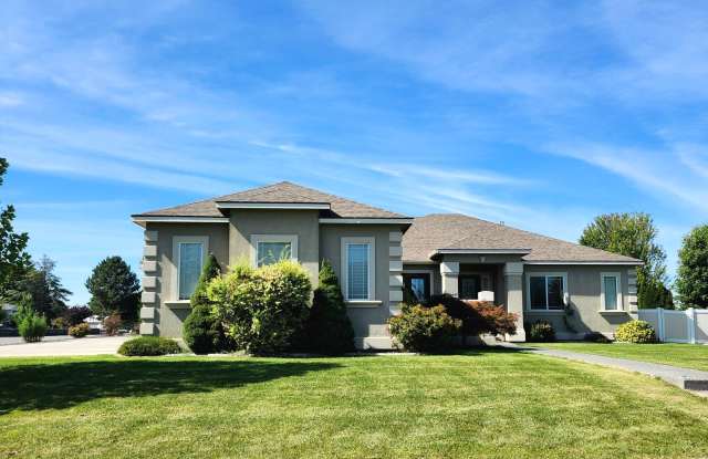 Beautiful, Spacious Home on 1/2 acre lot!