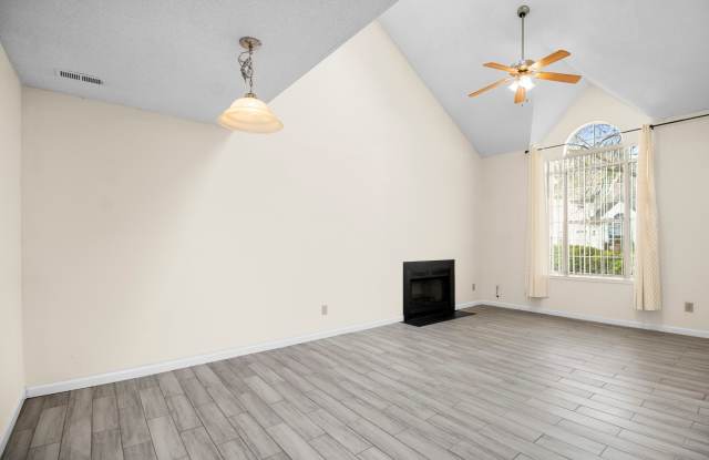 355 Lee's Mill Dr - 1