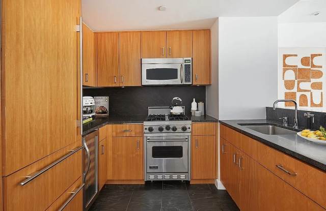 100 W 58th St Apt 4E