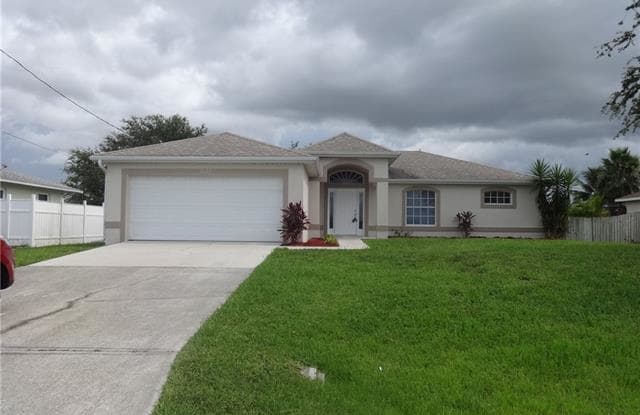 2032 NW 7th ST - 2032 NW 7th St, Cape Coral, FL 33993