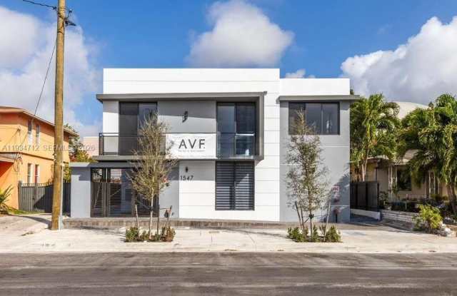 1547 NW 2nd St
