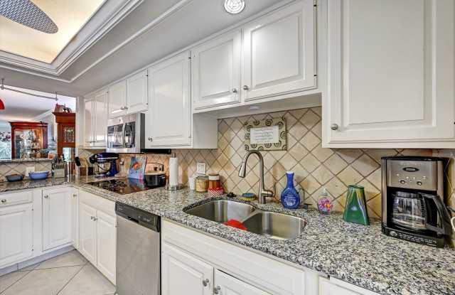 Waterfront! 2 bedroom 2 bath plus bonus room