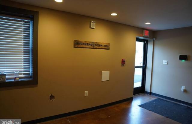 7595 MARTINSBURG PIKE #D