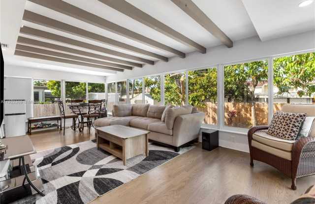 Photo of 7915 SW 23rd St