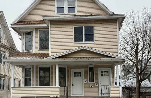 74 Garfield Avenue unit: 1St Floor