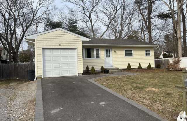 21 Rose Street - 21 Rose Street, Hauppauge, NY 11788