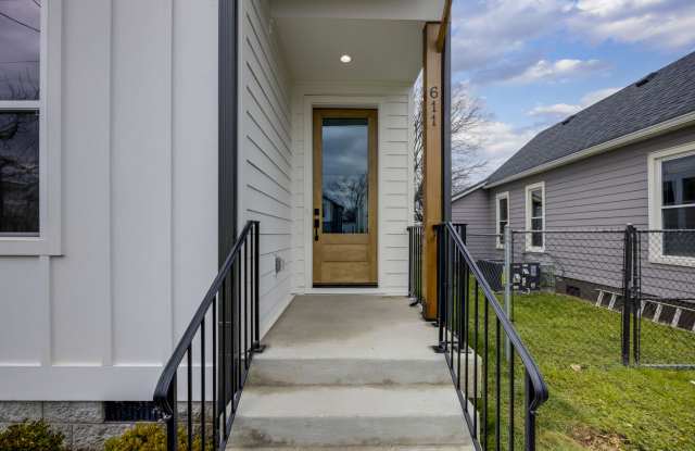 611 45th Avenue North