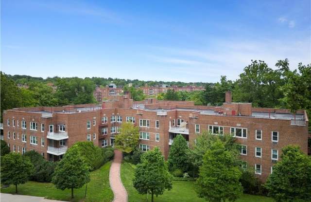 Photo of 700 Scarsdale Avenue unit: 2T