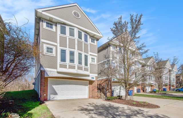 Photo of 1740 S Maple Road