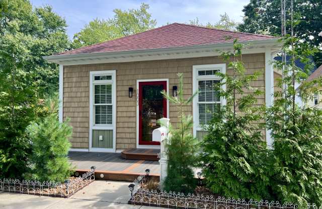 Photo of 1003 Court Street