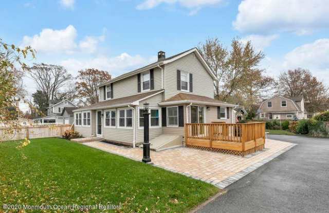 519 Saint Clair Avenue
