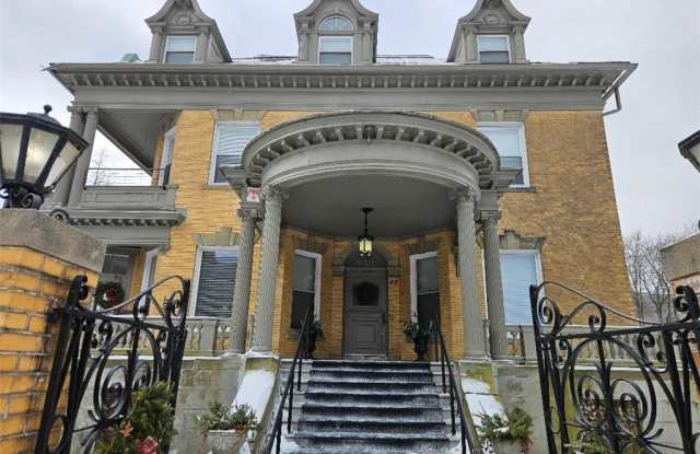 Photo of 22 W Third Street #203