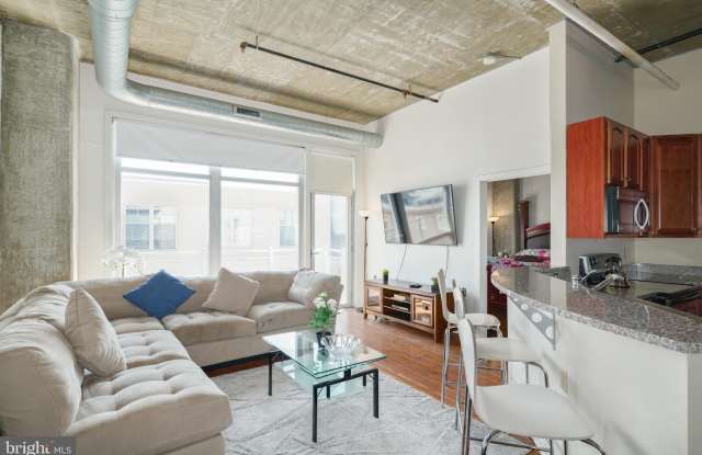 Photo of 113 N BREAD Street unit: 3D6