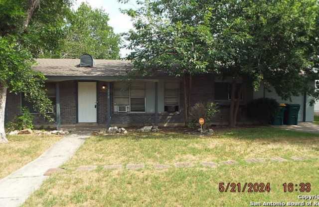 210 NORTHVIEW DR