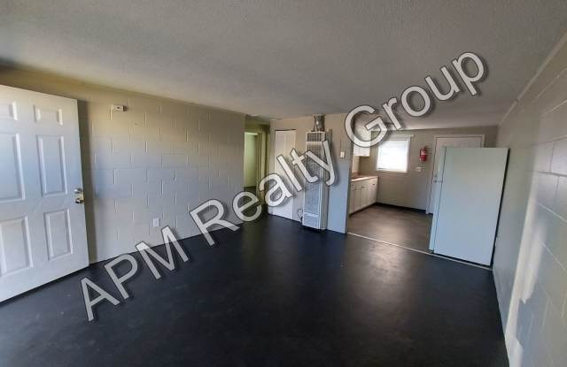 Updated apartment near Harden and Colonial First month FREE