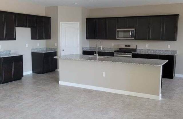 3015 N BROOKLYN Drive