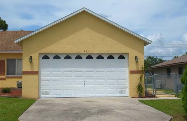 1503 SW 48th Terrace