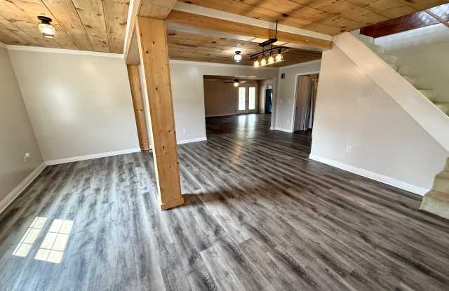 690 Floyd Switch Estesburg Road