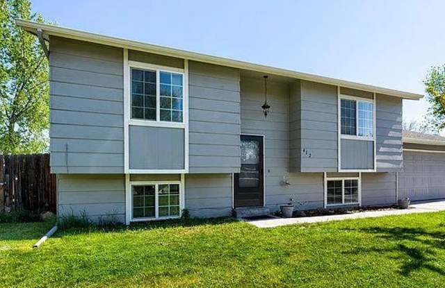 Students Welcome! 4 Bedroom 2 bath split level home - Available in June!