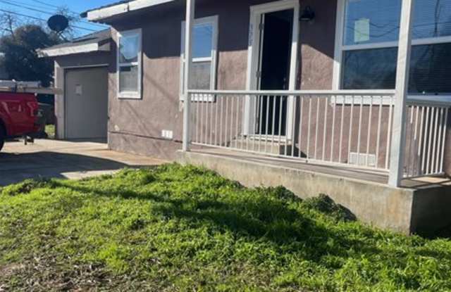 375 Monterey Ave - 375 Monterey Avenue, Yuba City, CA 95991