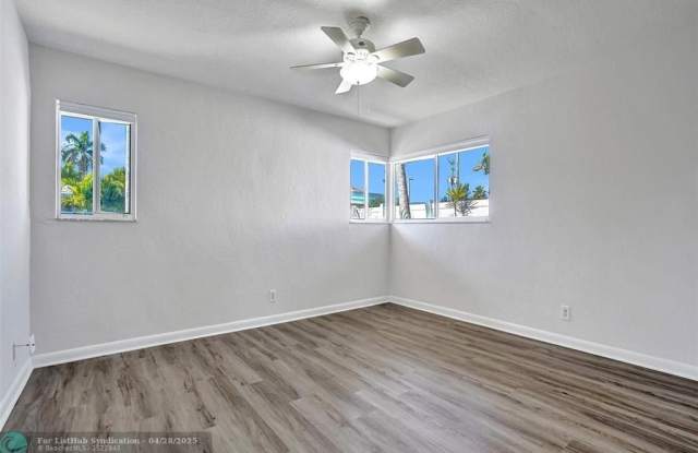 2934 Middle River Dr