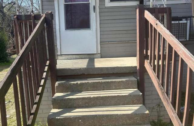 2501 Woodlawn Street lot: 2501