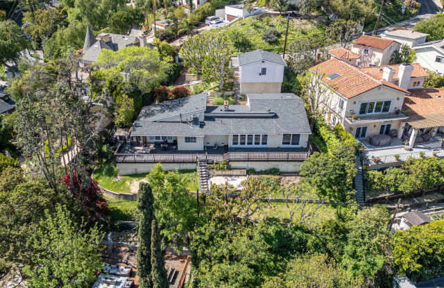 Photo of Stunning 4-Bedroom Home with Valley Views in Prime Sherman Oaks